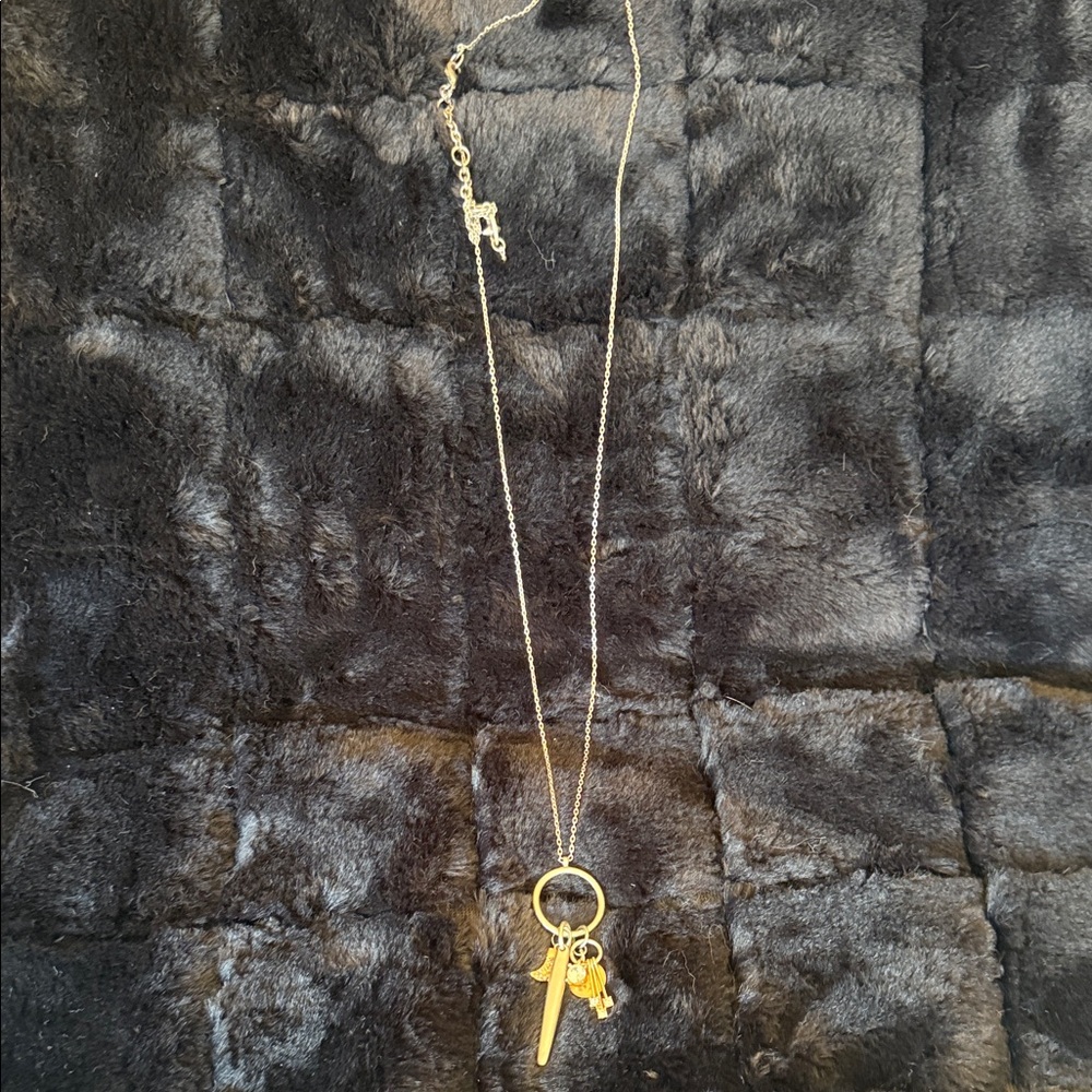 Cabi Elegant Silver Pendant Necklace - Picture 1 of 4